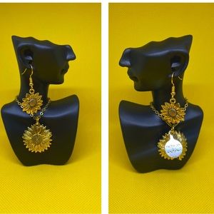 🌻Sunflower necklace with matching earrings🌻